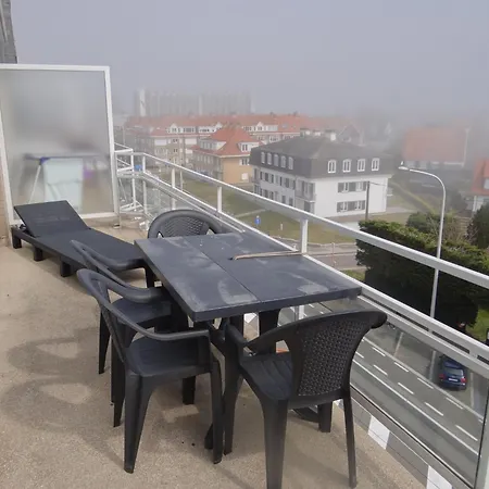 アパート Sunlit Near