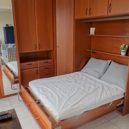 アパート Sunlit Near *