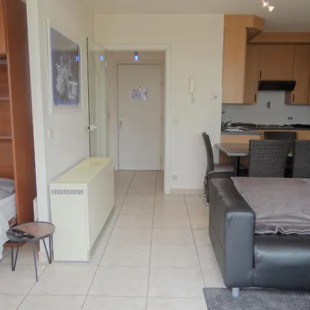 アパート Sunlit Near *